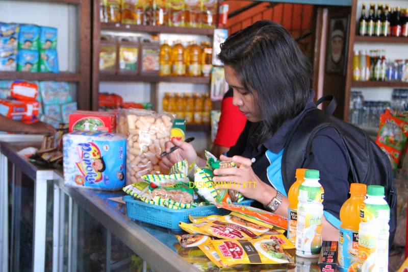 Sidak Produk Ikan Kaleng Makarel di KTT